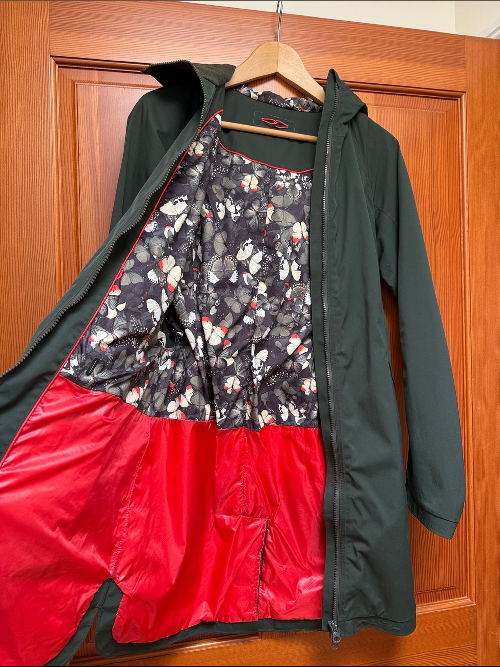Lululemon Forest Green Hooded Rain Jacket size 4 - Picture 4 of 7